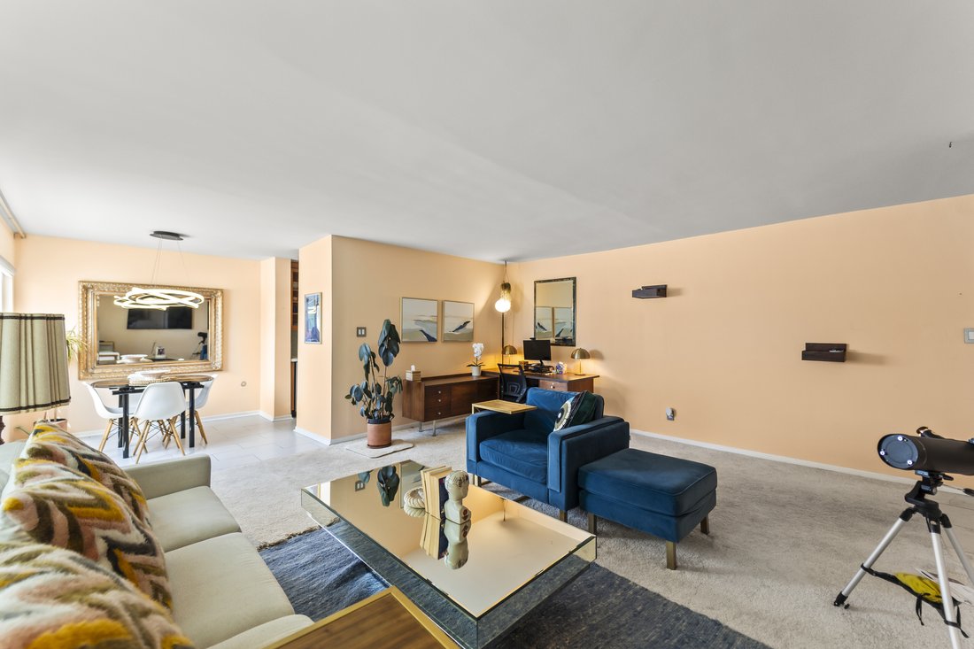 Condo in Los Angeles, California, United States 3 - 17888079