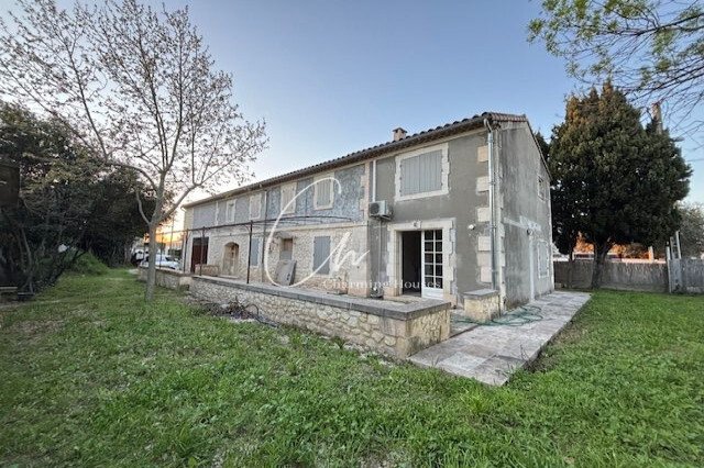 Villa in Arles, Provence-Alpes-Côte d'Azur, France 2 - 17888829
