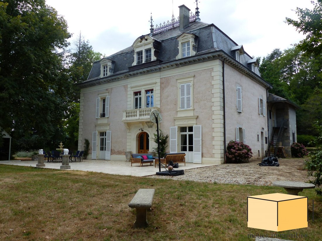 Chateau in Le Bourget-du-Lac, Auvergne-Rhône-Alpes, France 2 - 15706098