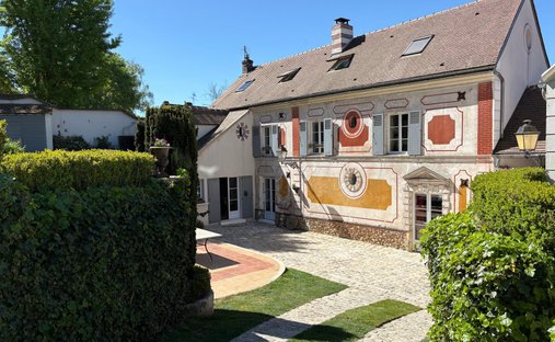 House in Ouest, Lamorlaye, France 1