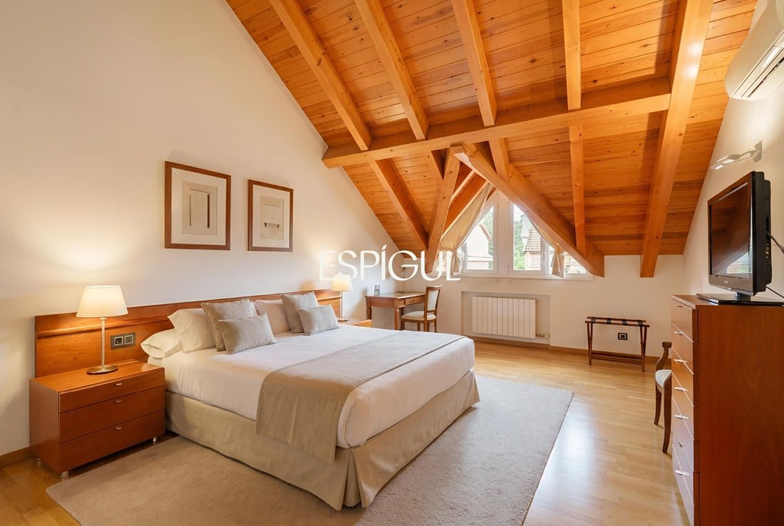 Villa in Sant Cugat del Valles, Catalonia, Spain 3 - 17890289