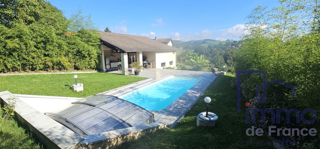 Farm Ranch in L'Etrat, Auvergne-Rhône-Alpes, France 1 - 17893112