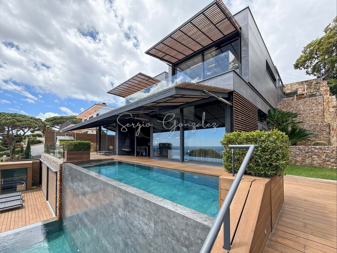 Townhouse in Lloret de Mar, Catalonia, Spain 3 - 17853759
