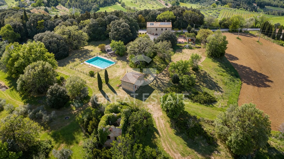 Estate in Pomarance, Tuscany, Italy 3 - 17892193