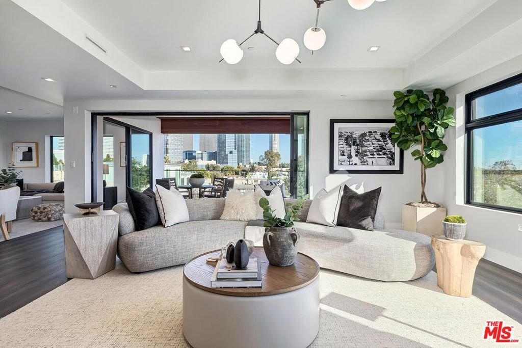Condo in Los Angeles, California, United States 4 - 17891263