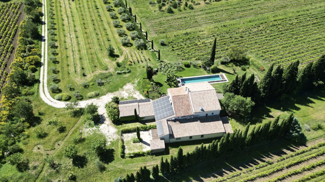 Castle in Sablet, Provence-Alpes-Côte d'Azur, France 4 - 17814169