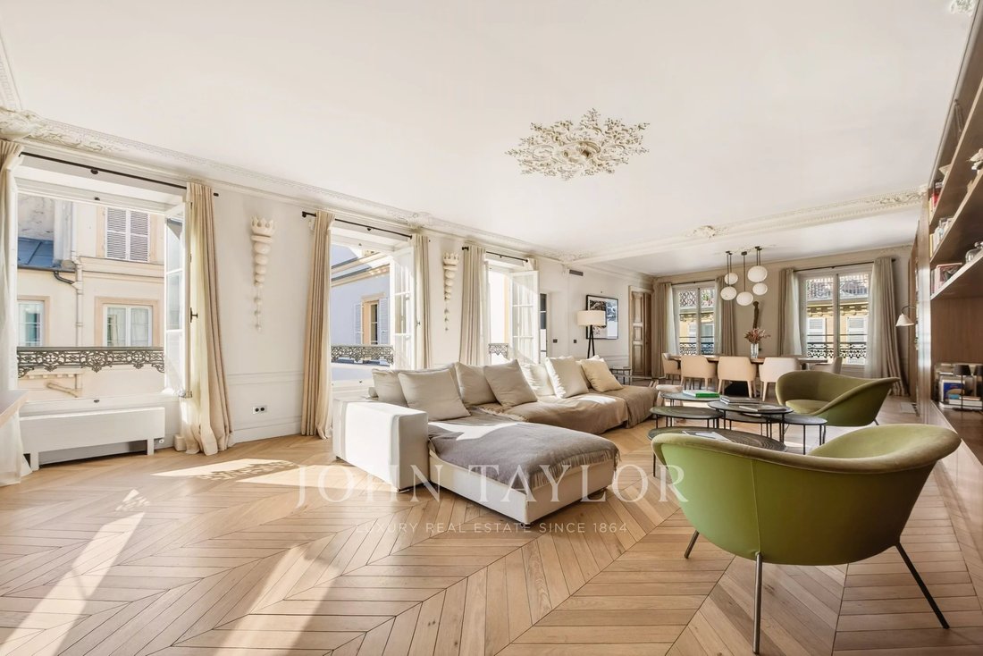 Apartment in Saint Thomas d'Aquin, Paris 7e Arrondissement, Paris 4 - 17889742