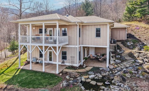 House in Leicester, North Carolina, United States 1