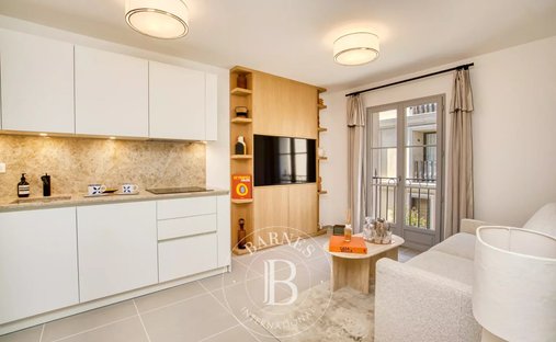 Appartamento a Saint-Tropez, Provenza-Alpi-Costa Azzurra, Francia 1