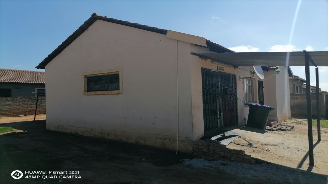 House in Vanderbijlpark, Gauteng, South Africa 2 - 17889985
