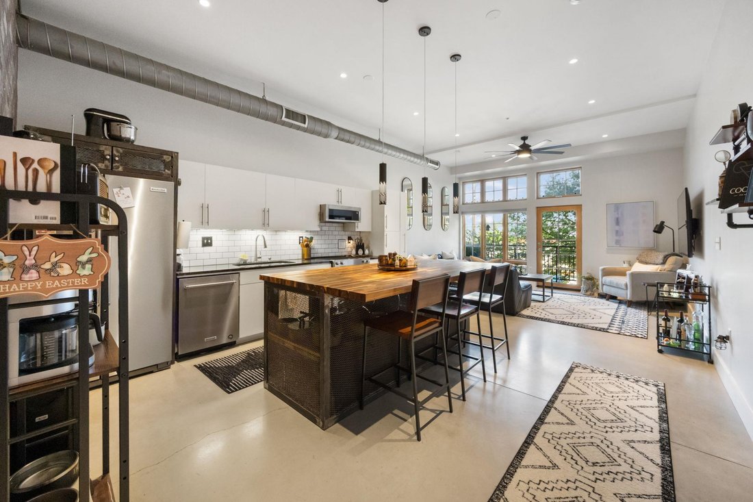 Condo in Austin, Texas, United States 2 - 17889286