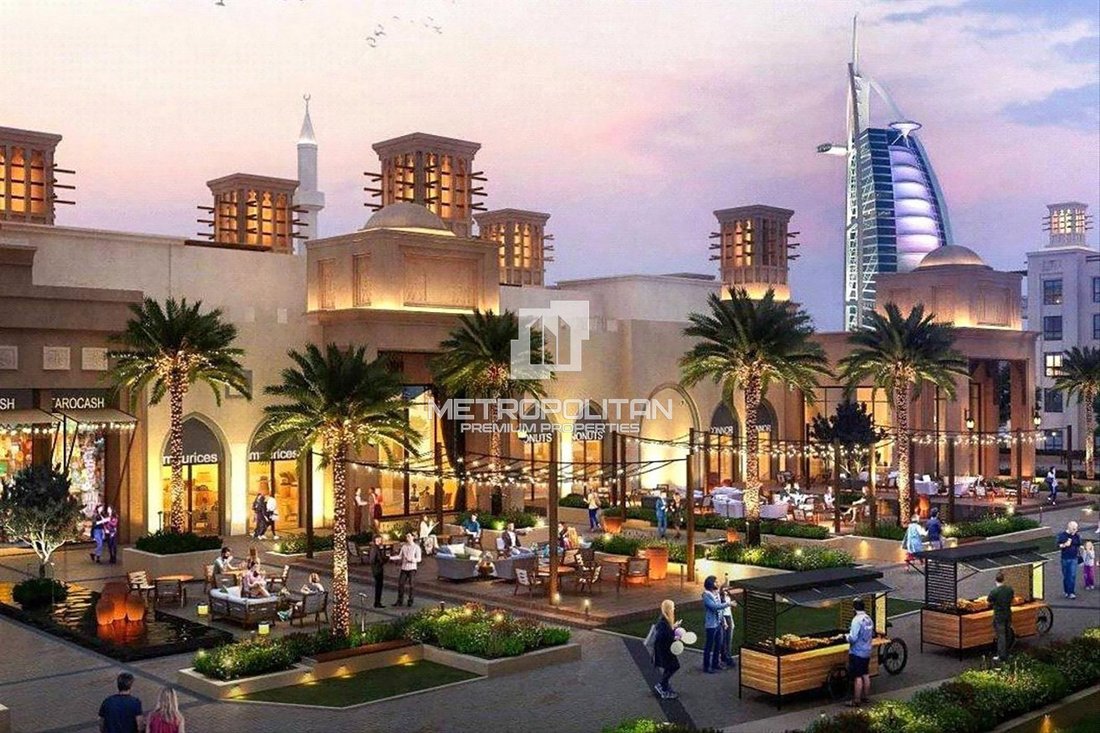 Apartment in Umm Suqeim, Dubai, United Arab Emirates 1 - 17889840