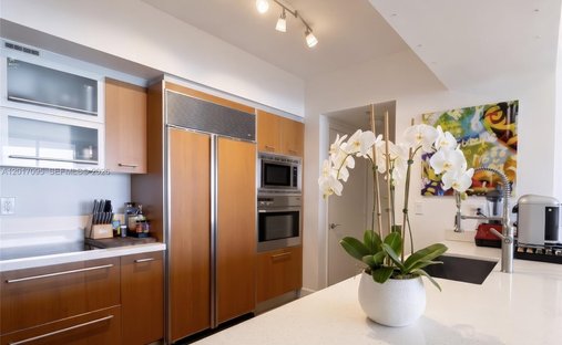 Condo in Miami Beach, Florida, United States 1