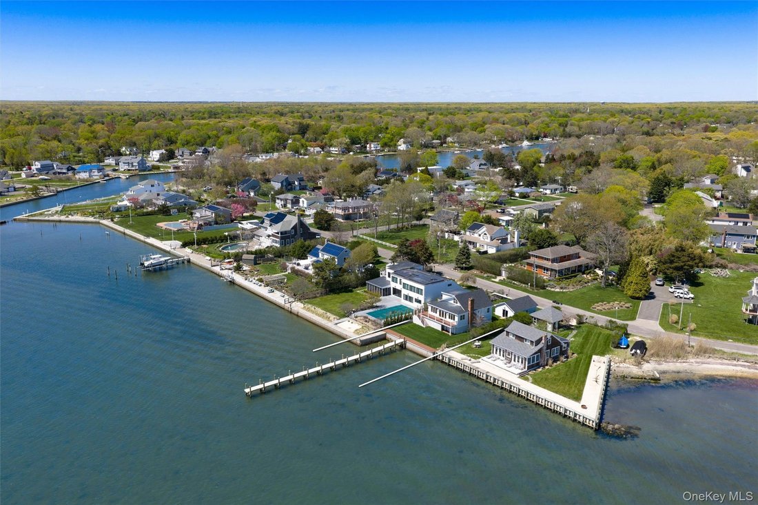 House in Center Moriches, New York, United States 2 - 17891463