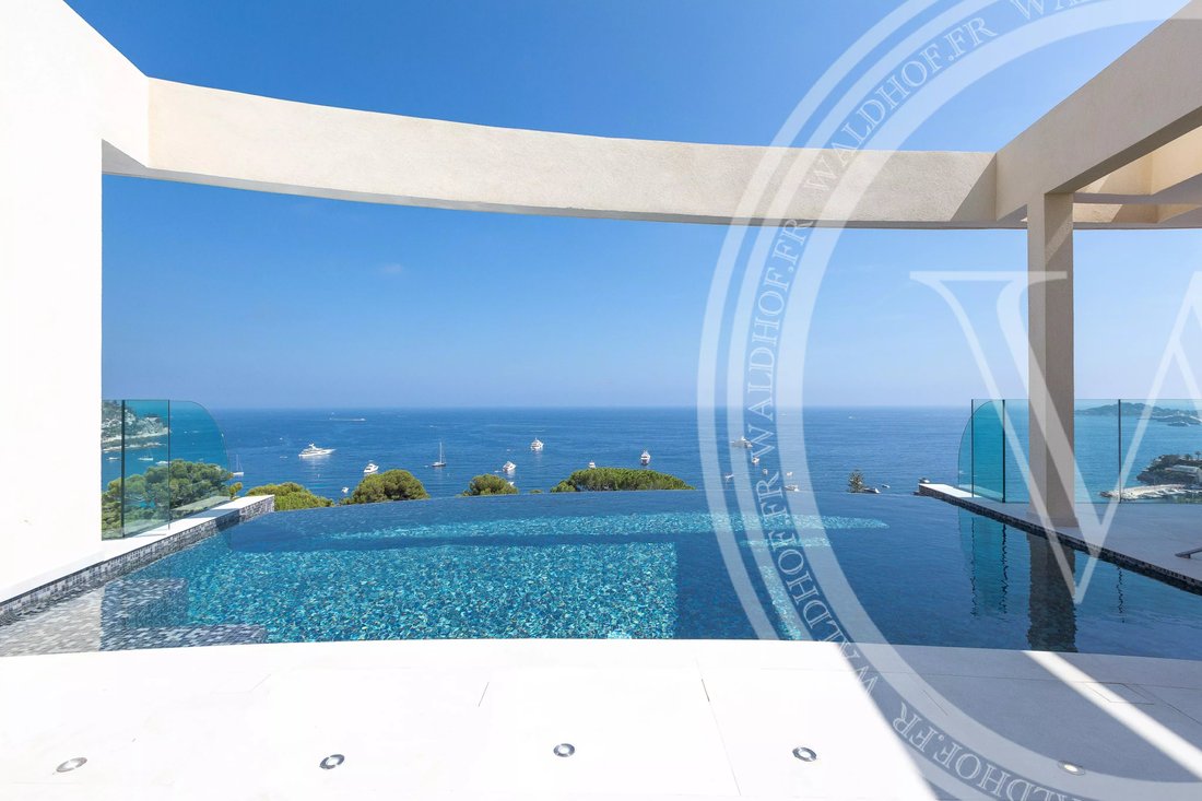 Villa in Èze, Provence-Alpes-Côte d'Azur, France 1 - 13690844