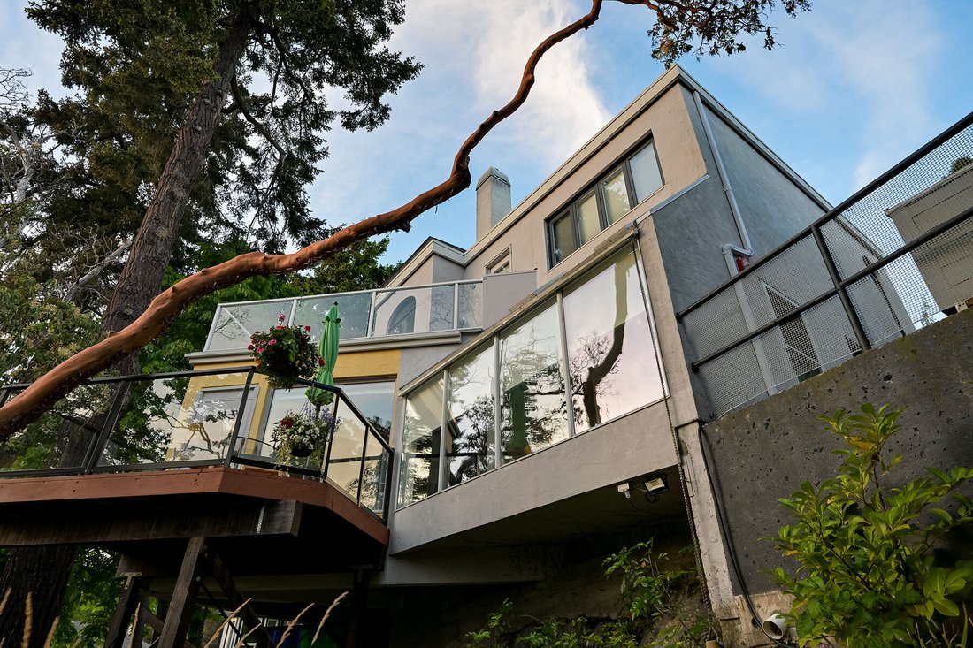 House in View Royal, British Columbia, Canada 3 - 17890072