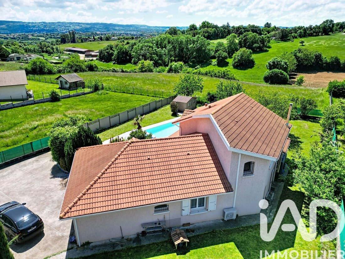 House in Saint-Marcel-Bel-Accueil, Auvergne-Rhône-Alpes, France 1 - 17513899