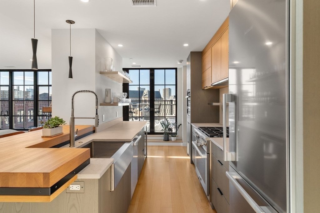 Condo in Boston, Massachusetts, United States 5 - 17239603