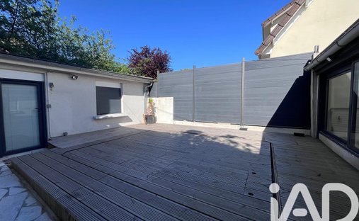 House in Coteaux-Morinval, Argenteuil, France 1