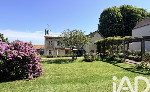 Casa a Montfort-l'Amaury, Isola di Francia, Francia 1