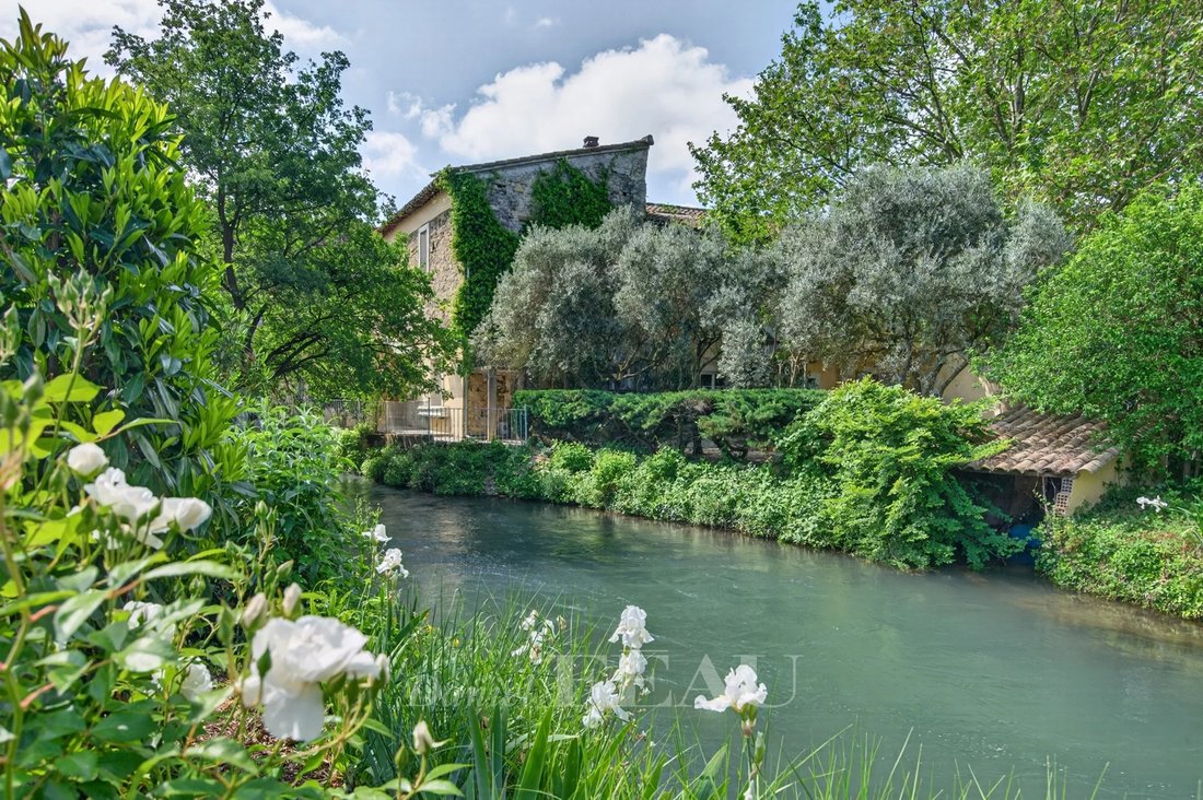 Country House in Velorgues-Petit Palais, L'Isle-sur-la-Sorgue, France 2 - 15419366
