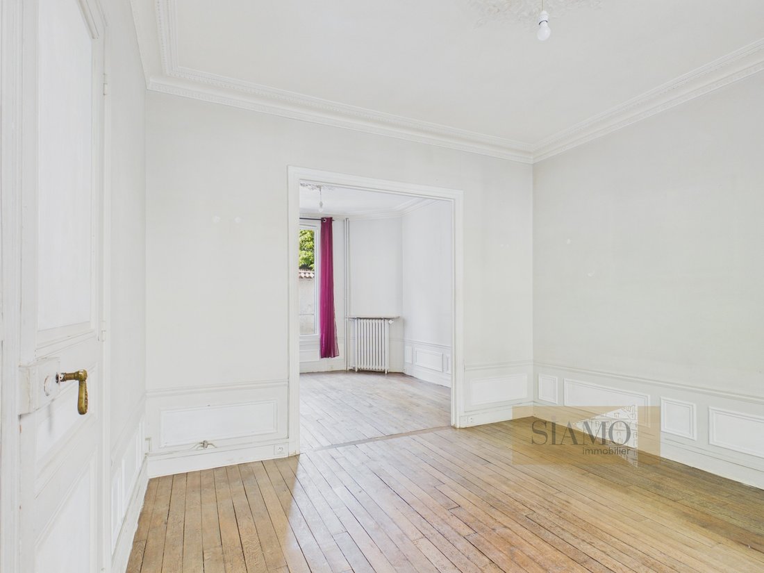 House in Vincennes, Ile-de-France, France 3 - 17889016