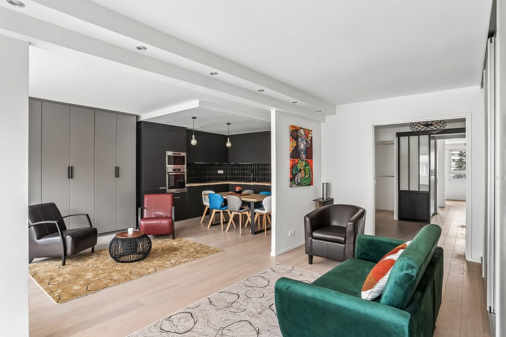 Apartment in Perouses, Paris, Ile-de-France 1 - 17889229