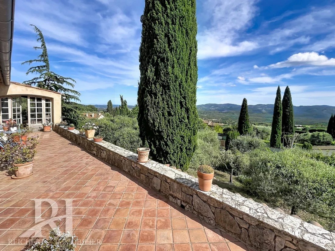 Villa in Spéracèdes, Provence-Alpes-Côte d'Azur, France 4 - 17889571