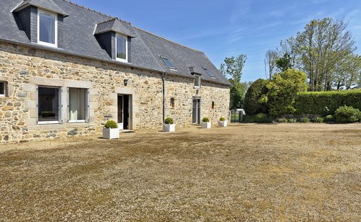 Estate in Plougrescant, Brittany, France 1