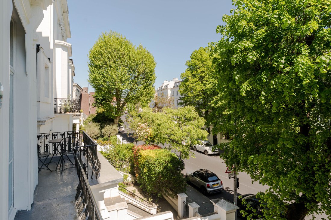Apartment in Ladbroke Grove, Kensington And Chelsea, England 4 - 17889227