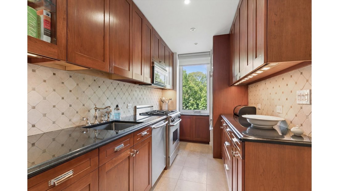 Co Op in New York, New York, United States 5 - 17889267