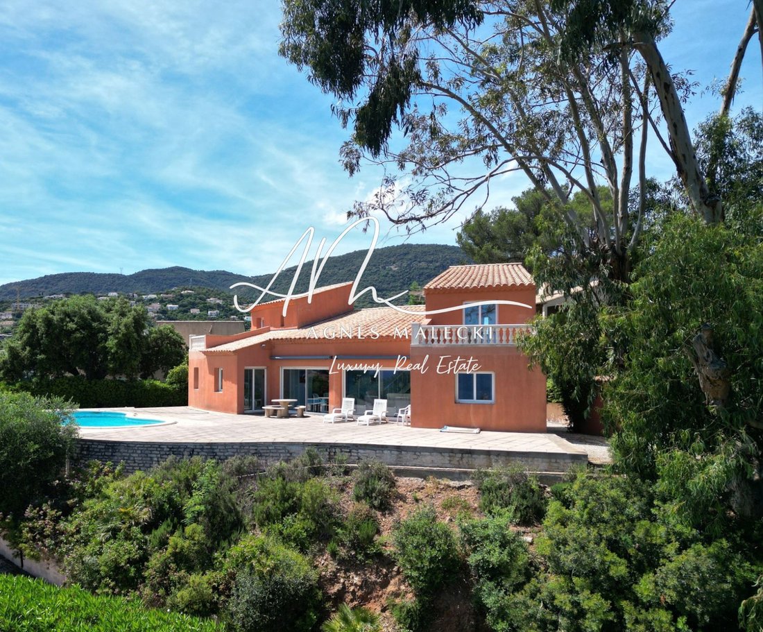 Villa in Nord, Cavalaire-sur-Mer, France 2 - 17888937