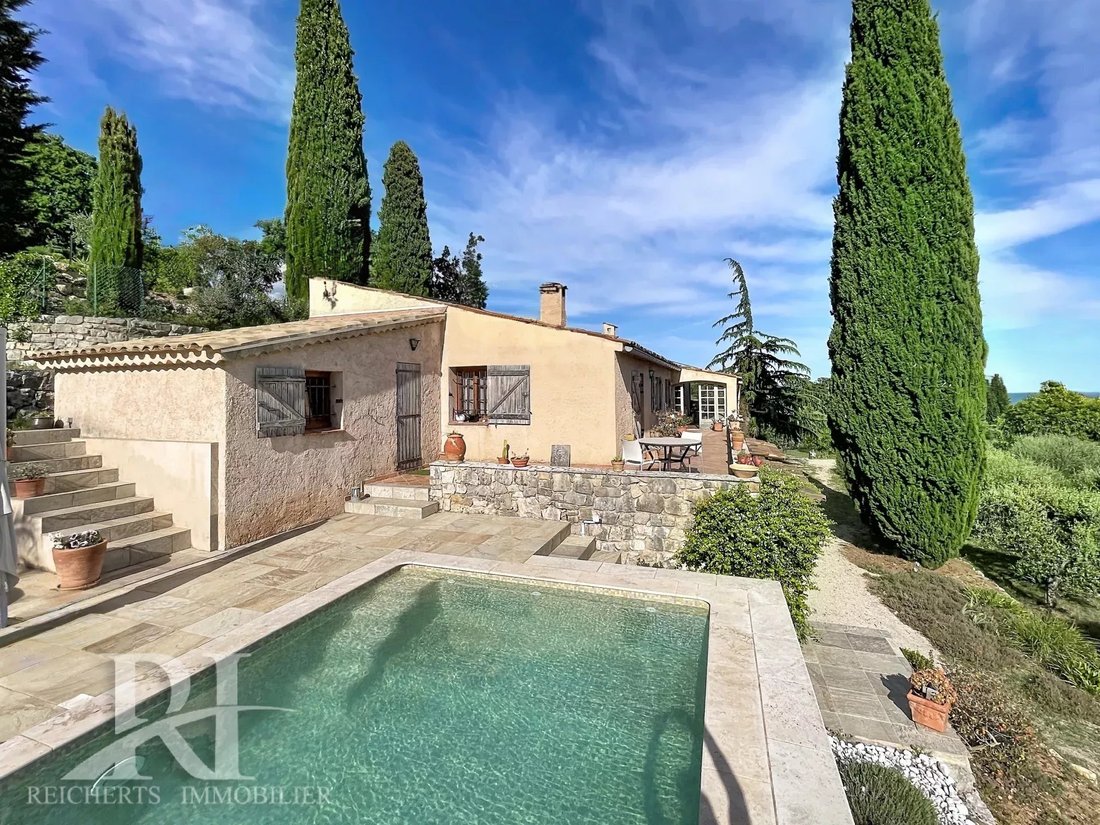 Villa in Spéracèdes, Provence-Alpes-Côte d'Azur, France 3 - 17889571