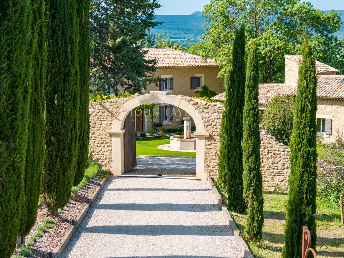 Country House in Oppède, Provence-Alpes-Côte d'Azur, France 2 - 17888368