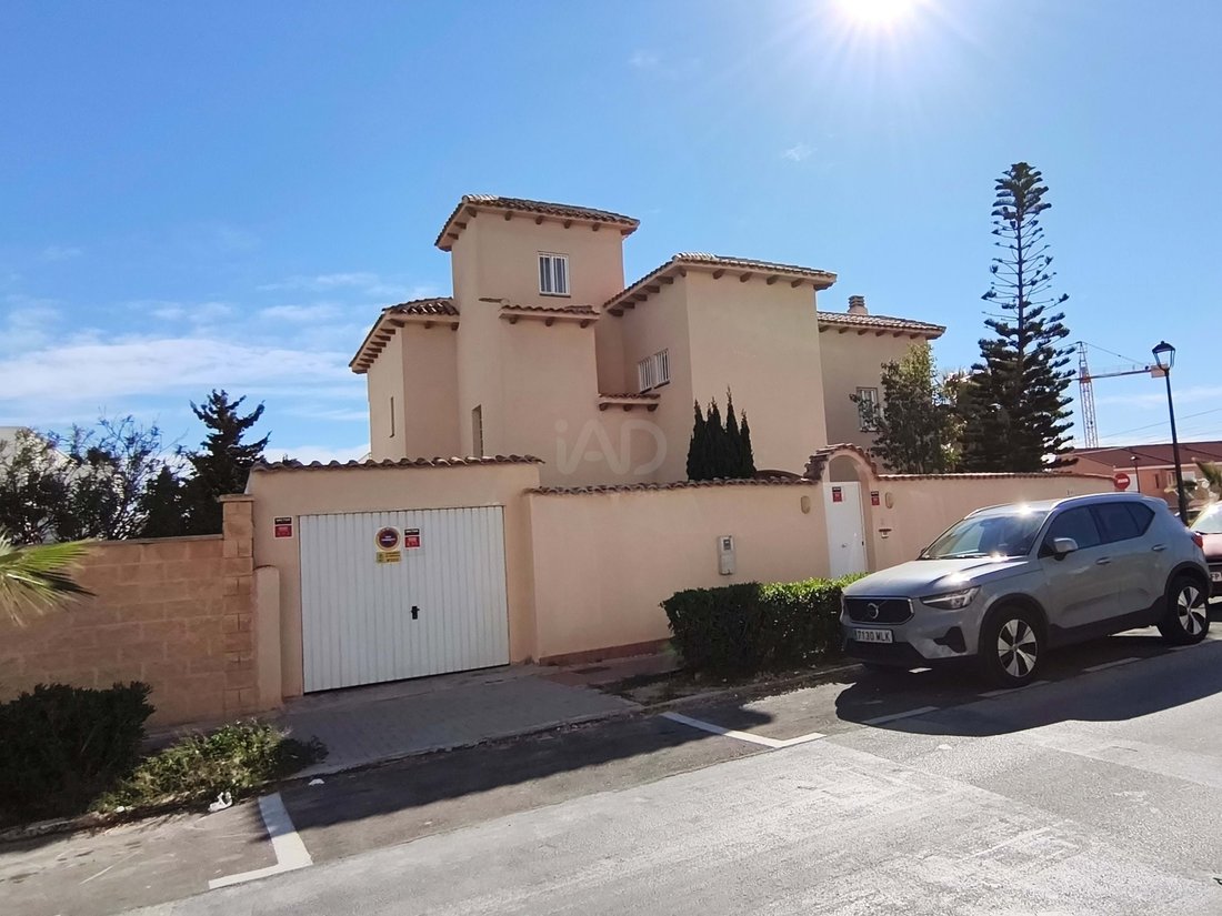 Townhouse in Torrevieja, Valencian Community, Spain 1 - 17890077