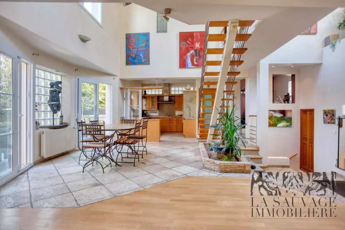 Townhouse in Centre, Romainville, France 4 - 17889500