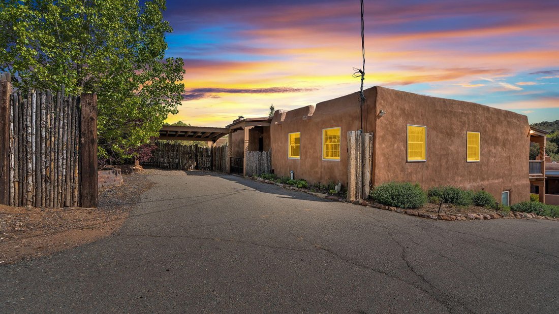House in Santa Fe, New Mexico, United States 2 - 17888009