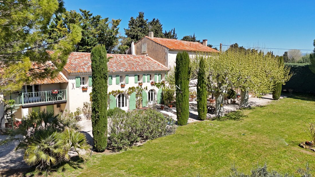 Villa in Cavaillon, Provence-Alpes-Côte d'Azur, France 2 - 17866724