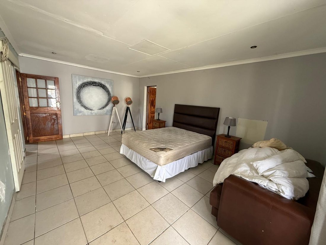 House in Vanderbijlpark, Gauteng, South Africa 2 - 17890020