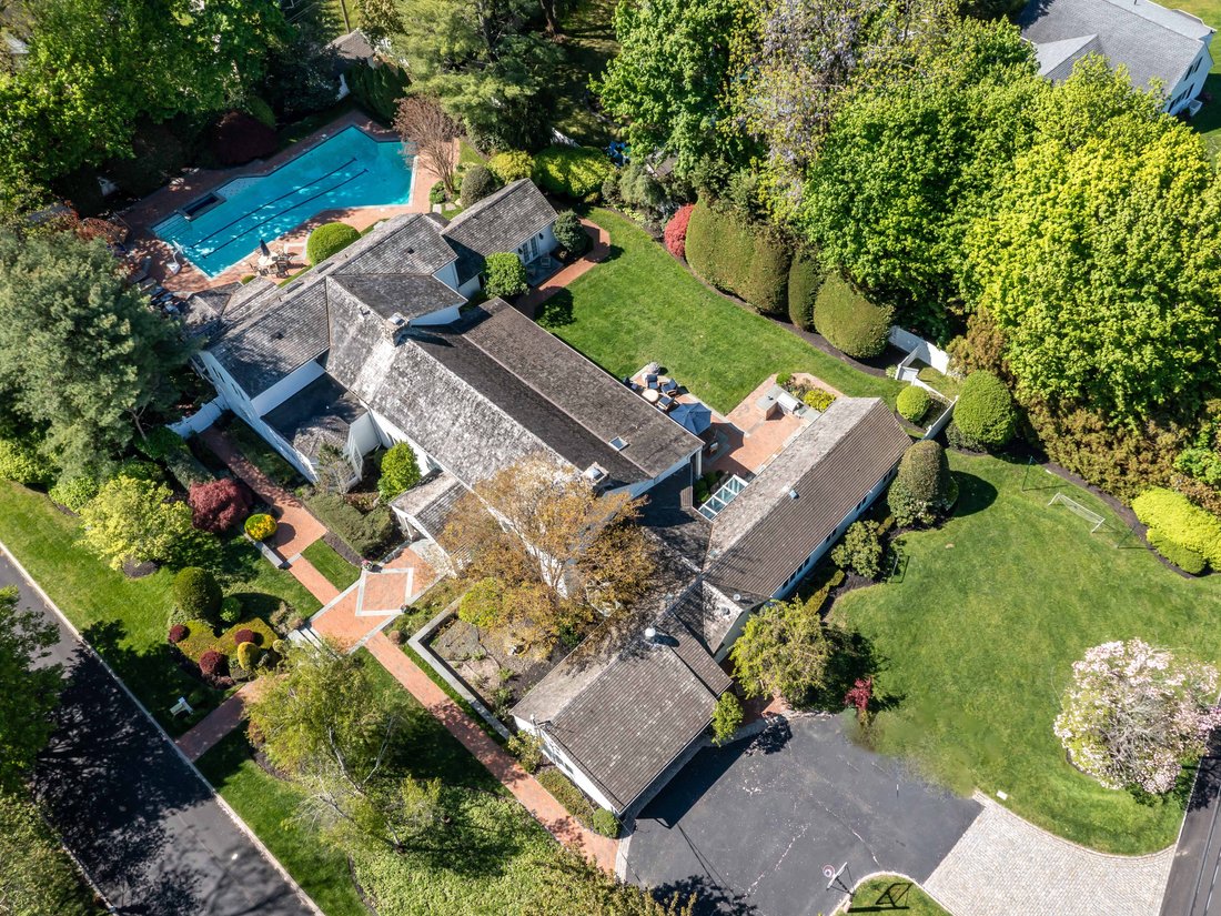 Great Neck, New York, United States 2 - 17888322