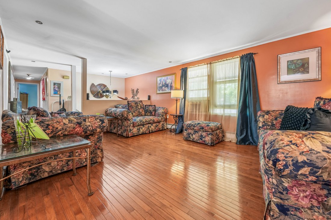 House in Englewood, New Jersey, United States 5 - 17888774