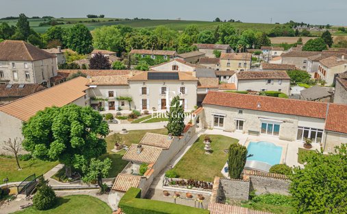 House in Genac-Bignac, Nouvelle-Aquitaine, France 1