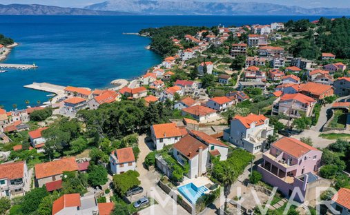 House in Jelsa, Split-Dalmatia County, Croatia 1