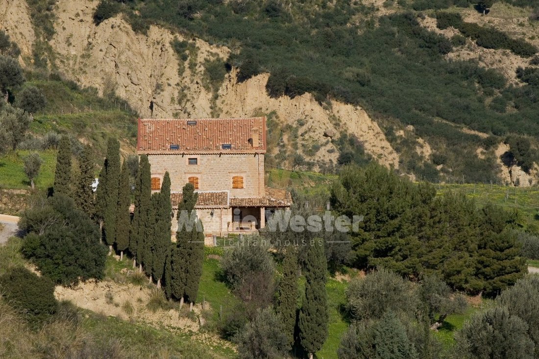 Villa in Reitano, Sicily, Italy 1 - 17894036