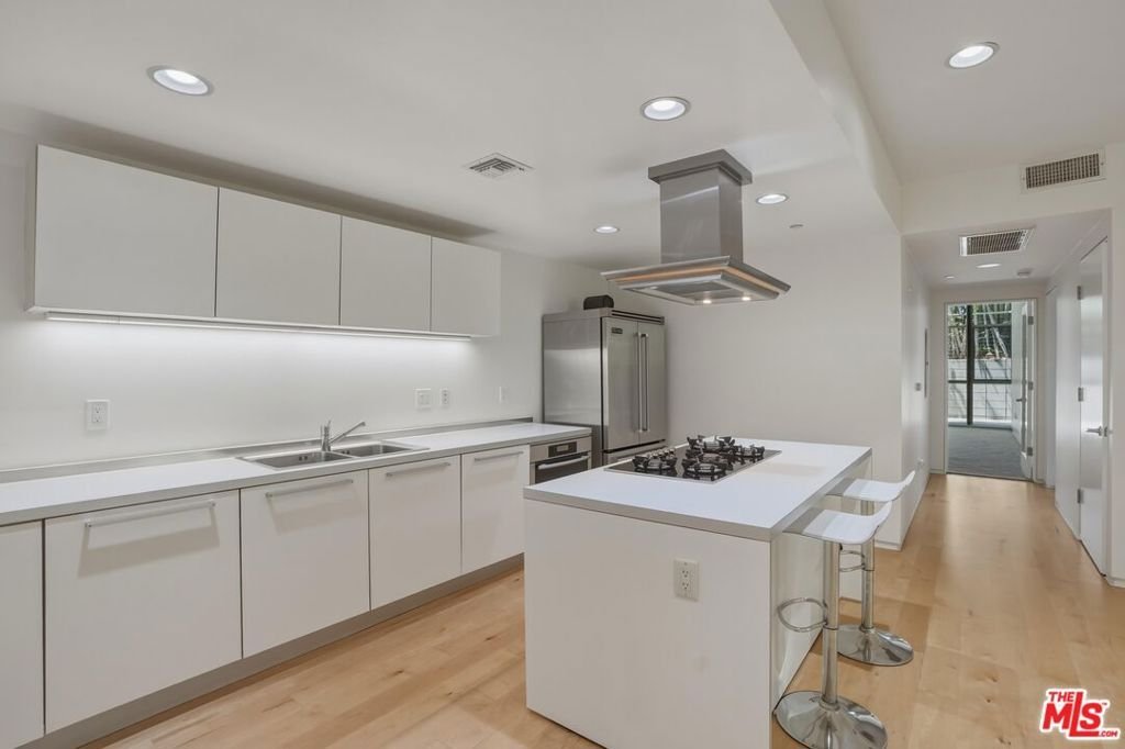 Condo in Los Angeles, California, United States 5 - 17891279