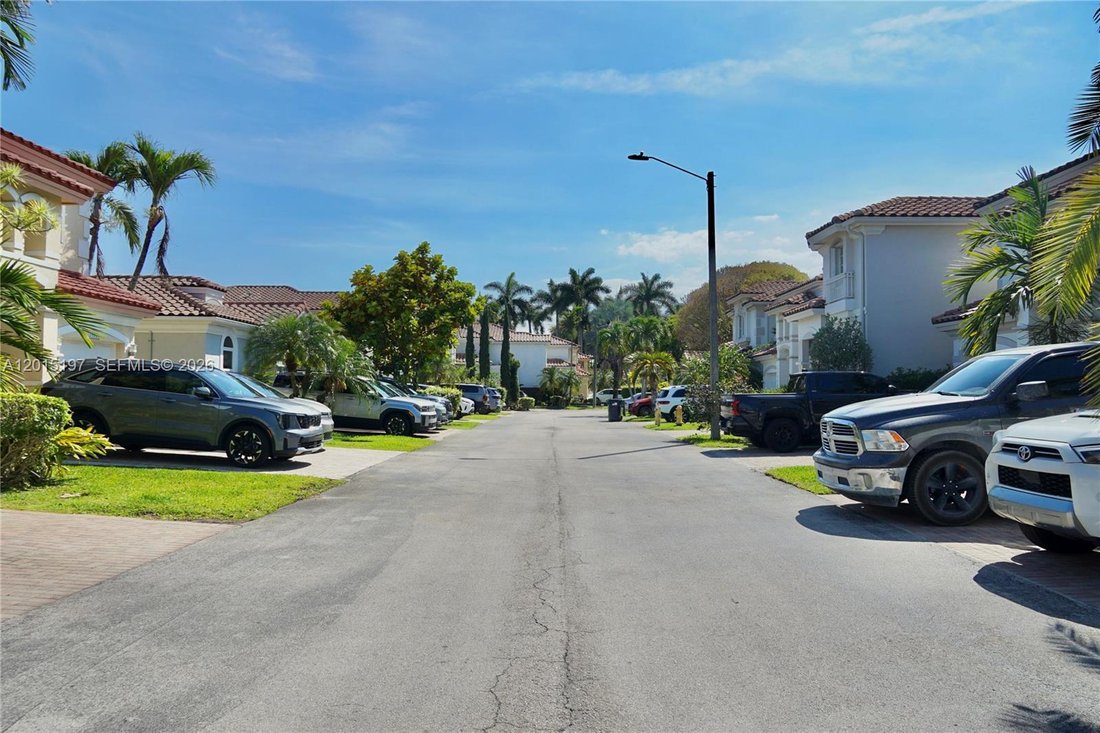 Townhouse in Doral, Florida, United States 3 - 17890597