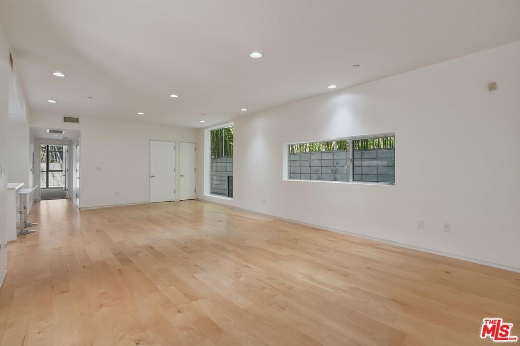 Condo in Los Angeles, California, United States 2 - 17891279