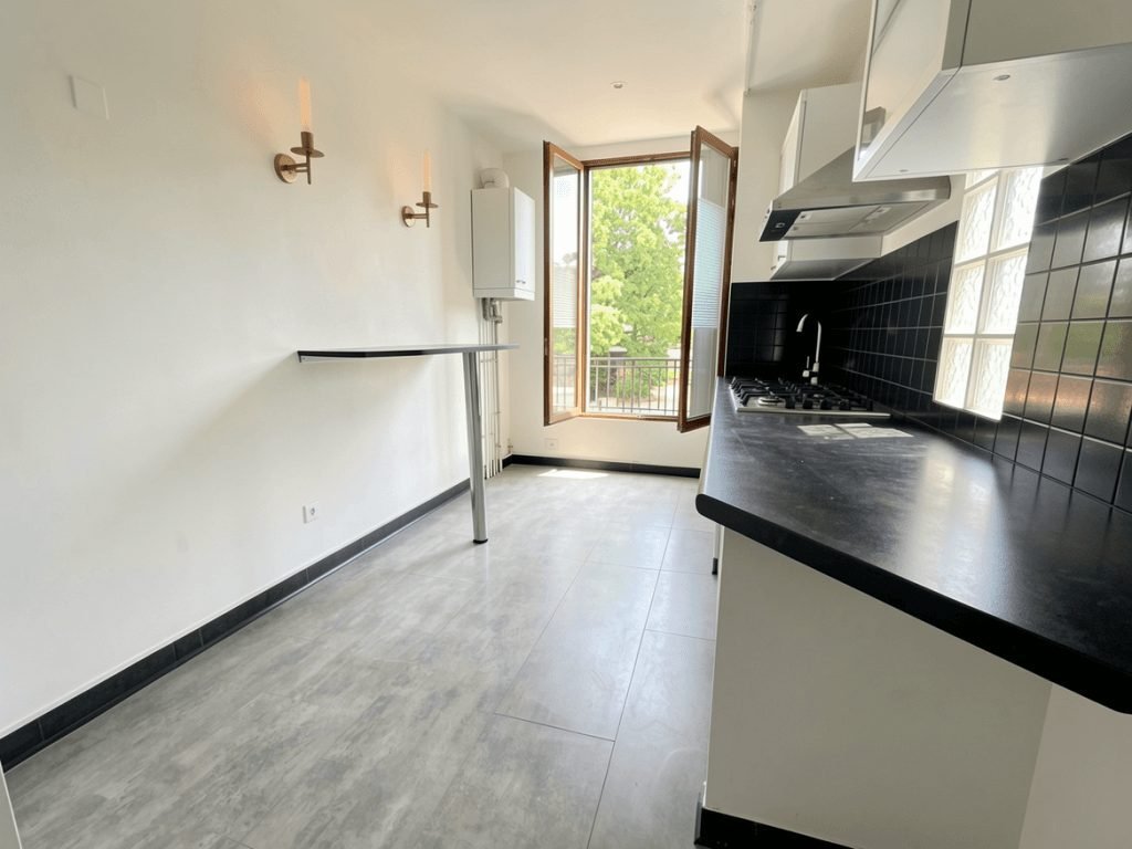House in Arrondissement of Bobigny, Ile-de-France, France 3 - 16332539