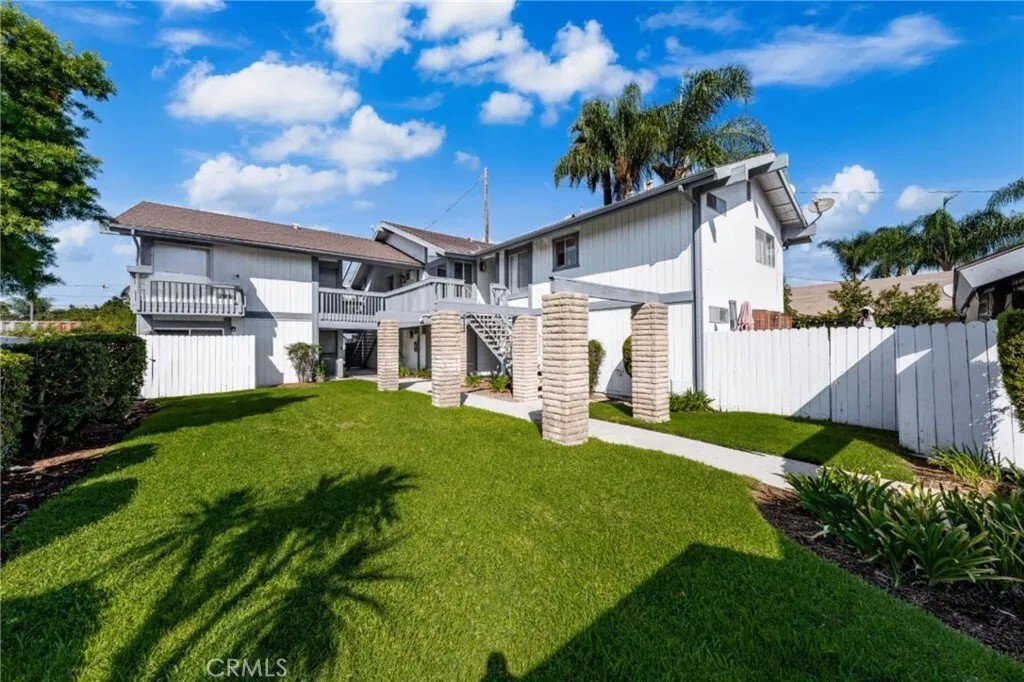 Fullerton, California, United States 1 - 16547703