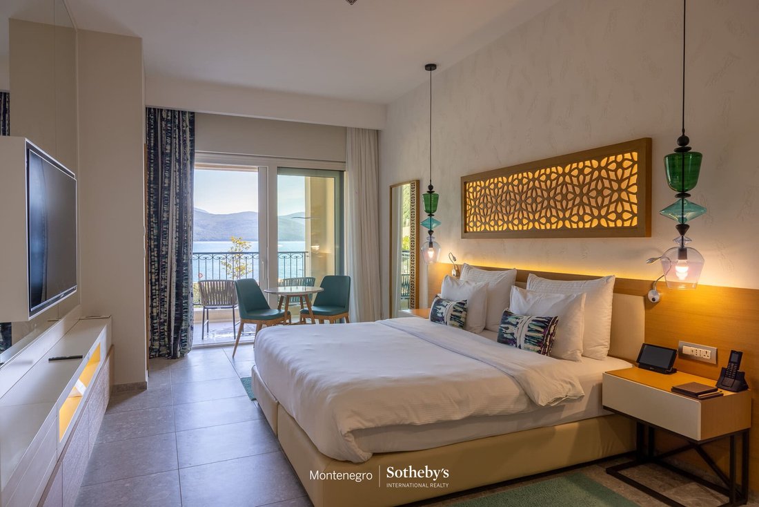 Apartment in Milovići, Tivat Municipality, Montenegro 4 - 17892312